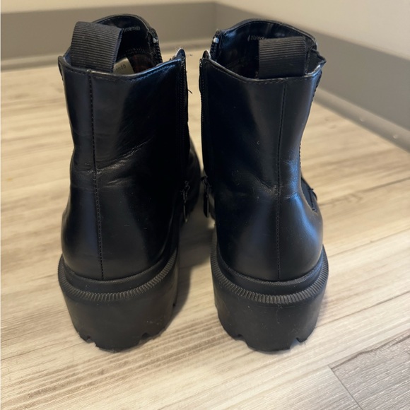 Blondo Waterproof Boots - Picture 3 of 4